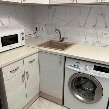 Перша здача після капітального ремонту, біля метро!