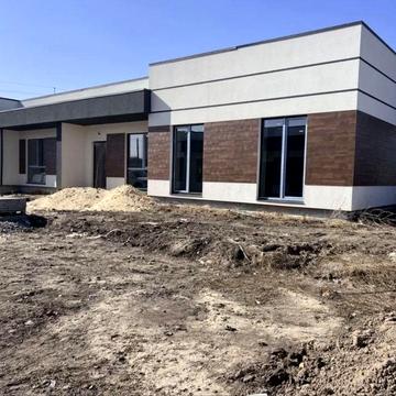 Продам  ВІД ВЛАСНИКА !!! котедж  (американка) в районі Льонокомбінату