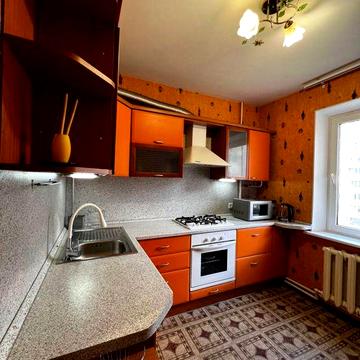 Аренда просторной 2 комнатной квартиры Намыв .Лазурная (Заводский )