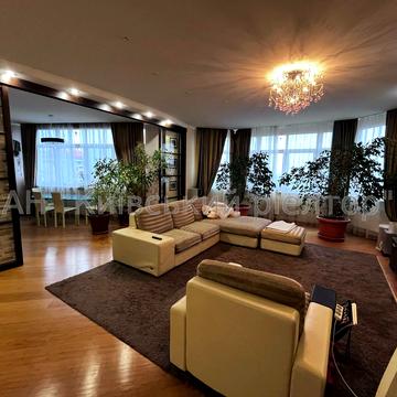 Євгена Коновальця вул. (Щорса), 36-Б