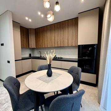 Оренда дизайнерської 2-кім. квартири по вул.Трильовського