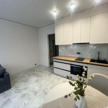 Квартира з новим ремонтом , 7 хв др Києва . СЕРТИФІКАТ !