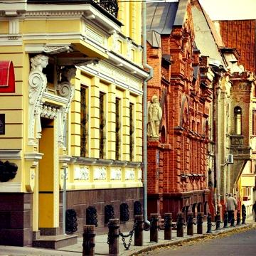 Сдам Комфортабельную 2 кв в Центре, метро Архитектора Бекетова