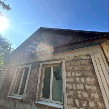 Продам будинок в центрі селища