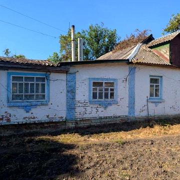 Будинок  біля міста. 380 ВОЛЬТ. Є-ВІДНОВЛЕННЯ.