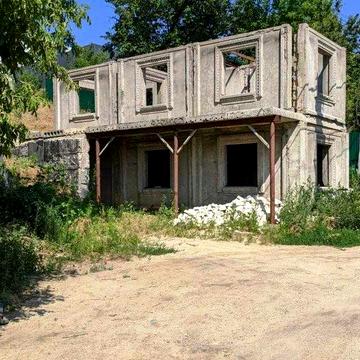 Продам незавершений новобуд під Хостел в районі вул. Клочківській