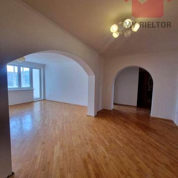 Продаж чотирикімнатної квартири по вул.Володимирська.