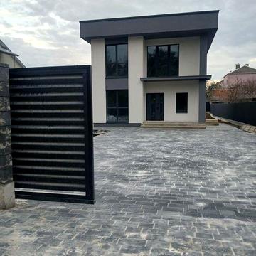 Продаж окремостоячого будинку.