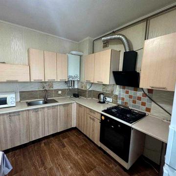 Вільна квартира тут - Хотів, центр/Теремки метро/Чабани