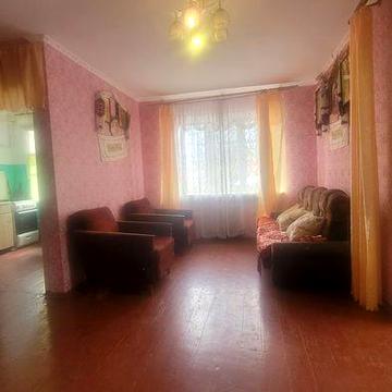 Продам 2-во кімнатну в центрі Марганця.