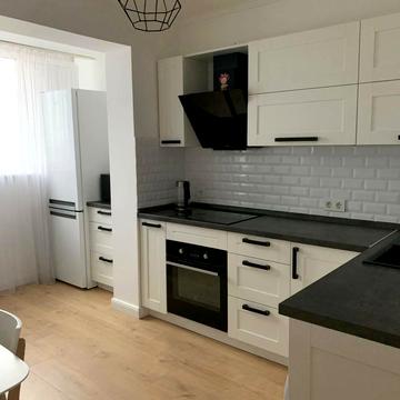 Червоної Калини просп. (Володимира Маяковського), 4-В