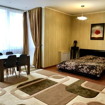 Тараса Шевченка бульв., 33-Б