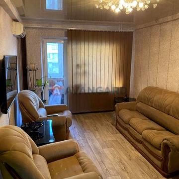 Продаж. 3х кімнатна. Европейска 14