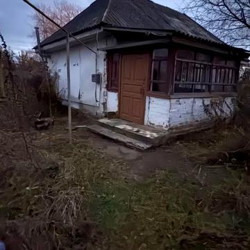 Будинок з ділянкою