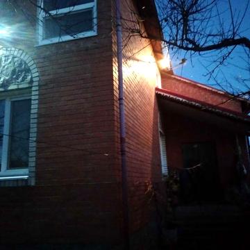 Будинок  у Полтаві на 5 кімнат  , +Літня кухня та ,2, гаражі