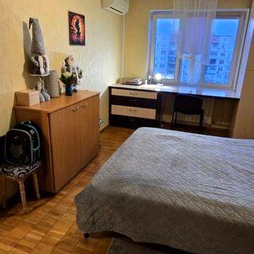 Двокімнатна  пл.Оболонська  3