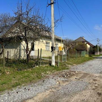 2 -Кімнатна квартира з подвірям або частина будинку