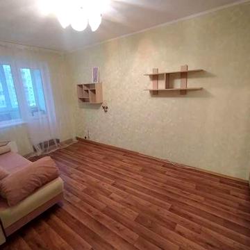 Дарницький р-н, м Позняки, вул Григоренко 25 б, 9/9 32/13/7 балкон засклений