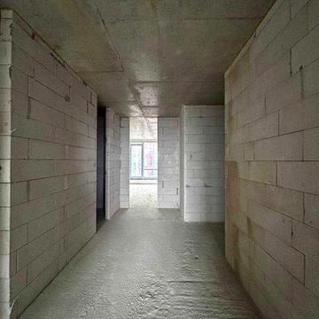 Продаж 3 кім квартири, видової біля ОЗЕРА та ПАРКУ. В сучасному ЖК зі своїм БАСЕЙНОМ