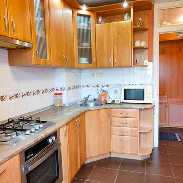 Троєщина, 1-на квартира в гарному стані,  газ, вул. Лифаря, 1/ Закревського