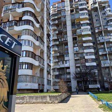 LS13 Метро Перемога продаж 2х.кімн.квартири покращеного планування