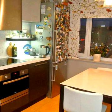 Продам реальную 2к на Валентиновской. Есть газ!