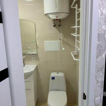 l Продається 3-х кімнатна квартира на Молодіжному