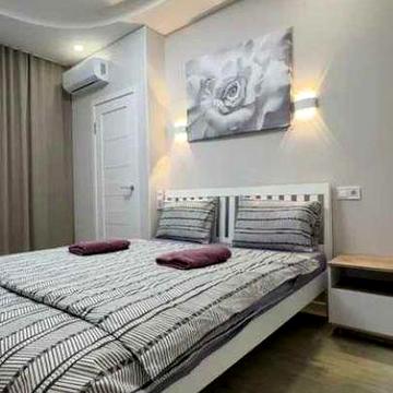 Продаж 1-кімнатної квартири з євроремонтом в центрі, вул. Паторжинського 13