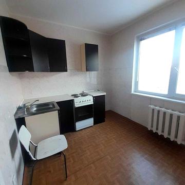 Простора роздільна 2к квартира біля метро Позняки