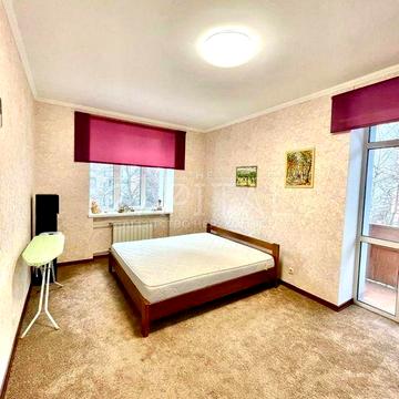 Продаж квартири, вул. Орлика Пилипа, Київ