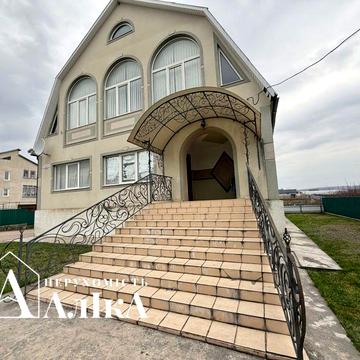 Продам чудовий просторий будинок з ремонтом та меблями!