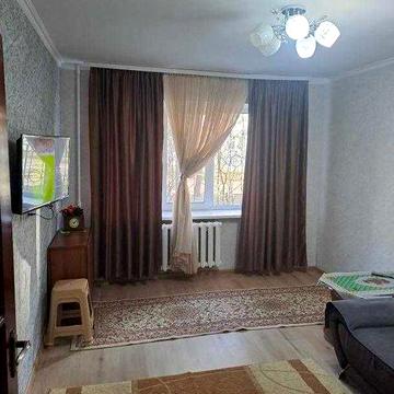 Продам 2к.квартиру на Одесской с/м Рост