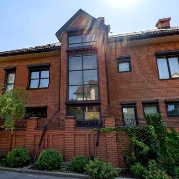 Продажа частного дома с бассейном, 3 этажа, 472м2