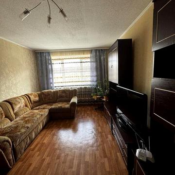 Центр велика 3-х кімнатна квартира парковка у дворі