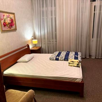 Музейний пров., 8-Б