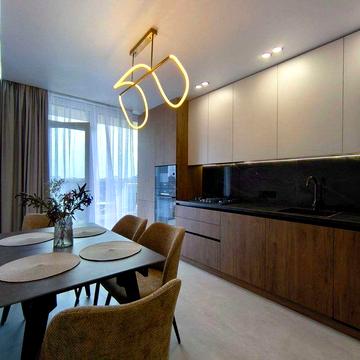 Продам круту видову квартиру в центрі!