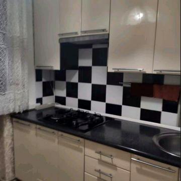 Продам  2 ну.кв.  в гарному районі з А//о.