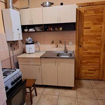 Здам окрему 1 кімн  .частку в  будинку в р-ні гот."Закарпаття"