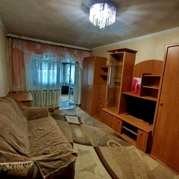 Оренда 2х кімнатної квартири , з окремим входом .56м². Центр