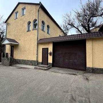 Сдаю 4 комнатный дом центр города