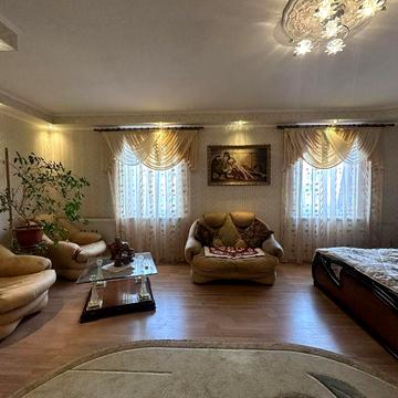 Продается 3к.к.100м.ДВУХУРОВНЕВАЯ.Часьный сектор.Центр города!