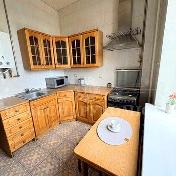 Оренда 2 кімнатна  квартира метро  Нивки 2 хв!!!. Берестейський пр 75/2 Без комісії, сталінка.