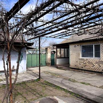 Продаж 3к Дім Братська вулиця