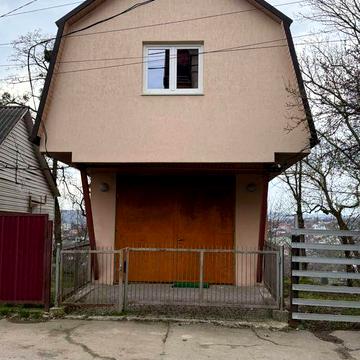 2 кімнатна вул. Драгоманова р-н Театральної площі