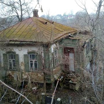 Продається земля і старий будинок Гадяч: в центрі міста стара хата і земельна ділянка, Миргородський район, Полтавська область