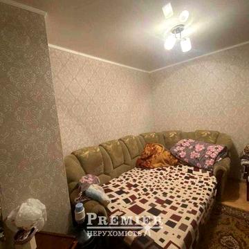 Продам 2-х ком.  квартиру. Парк Шевченко. Свой вход.