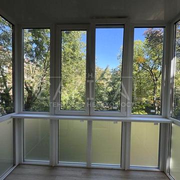 Продається затишна двокімнатна квартира в Соломянському районі, будинок "сталінка"