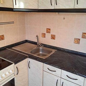 Світла 2-х кімнатна квартира біля метро Академмістечко