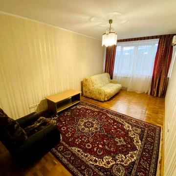 1 к. Пантелеймона Куліша, 19, метро Лівоборежна 15 хв