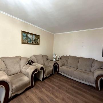 3 кімнатна квартира з ремонтом, технікою та меблями. Невисокий поверх